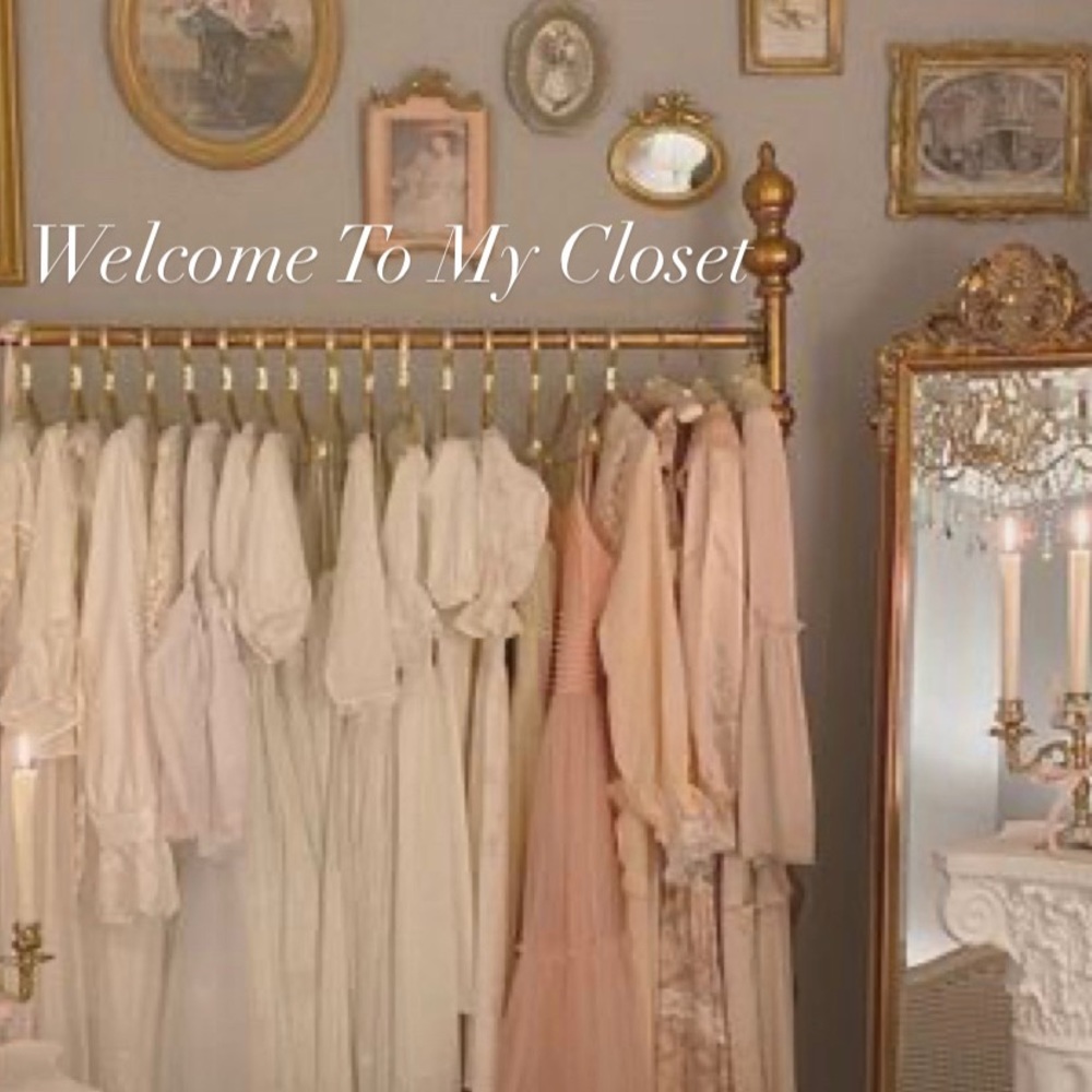 Welcome To My Closet 🤎